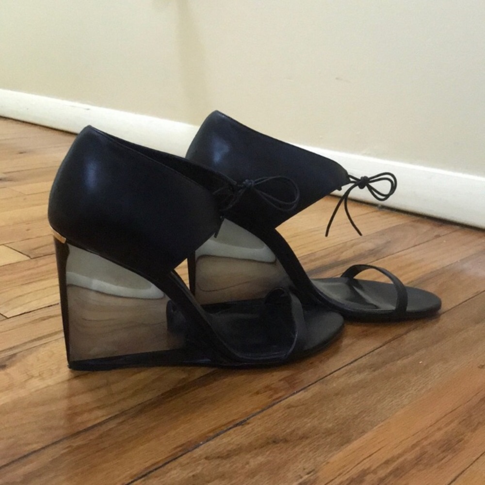 Burberry Wedge Heels-Offers Welcome